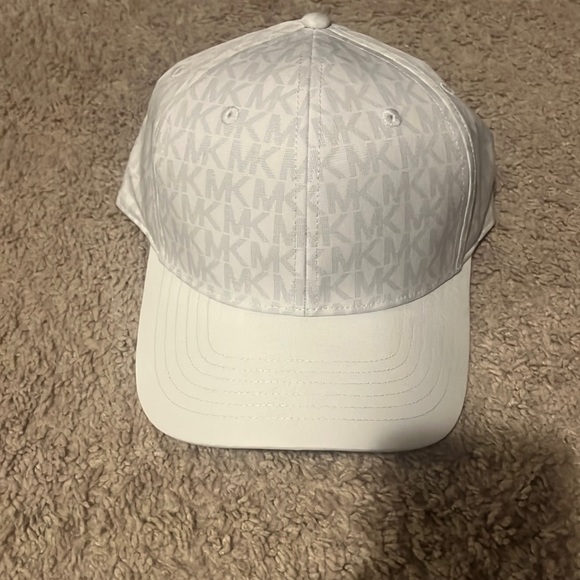 Michael kors hat brand new - Picture 1 of 4